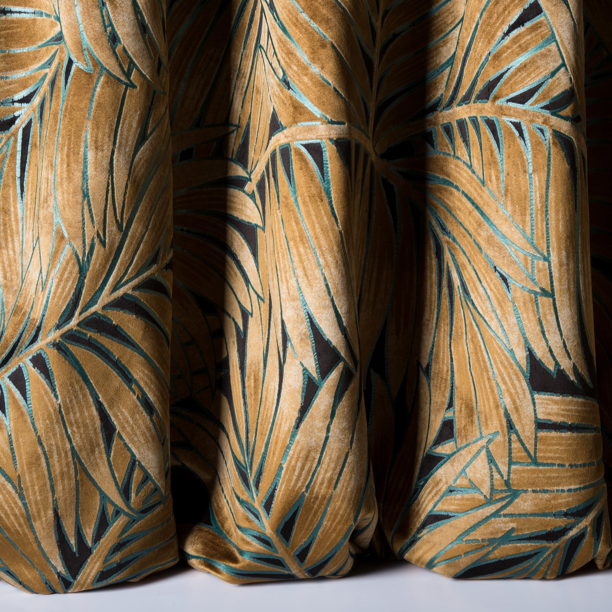 Nobilis Velours Cycas 36 Fabric 10794.36