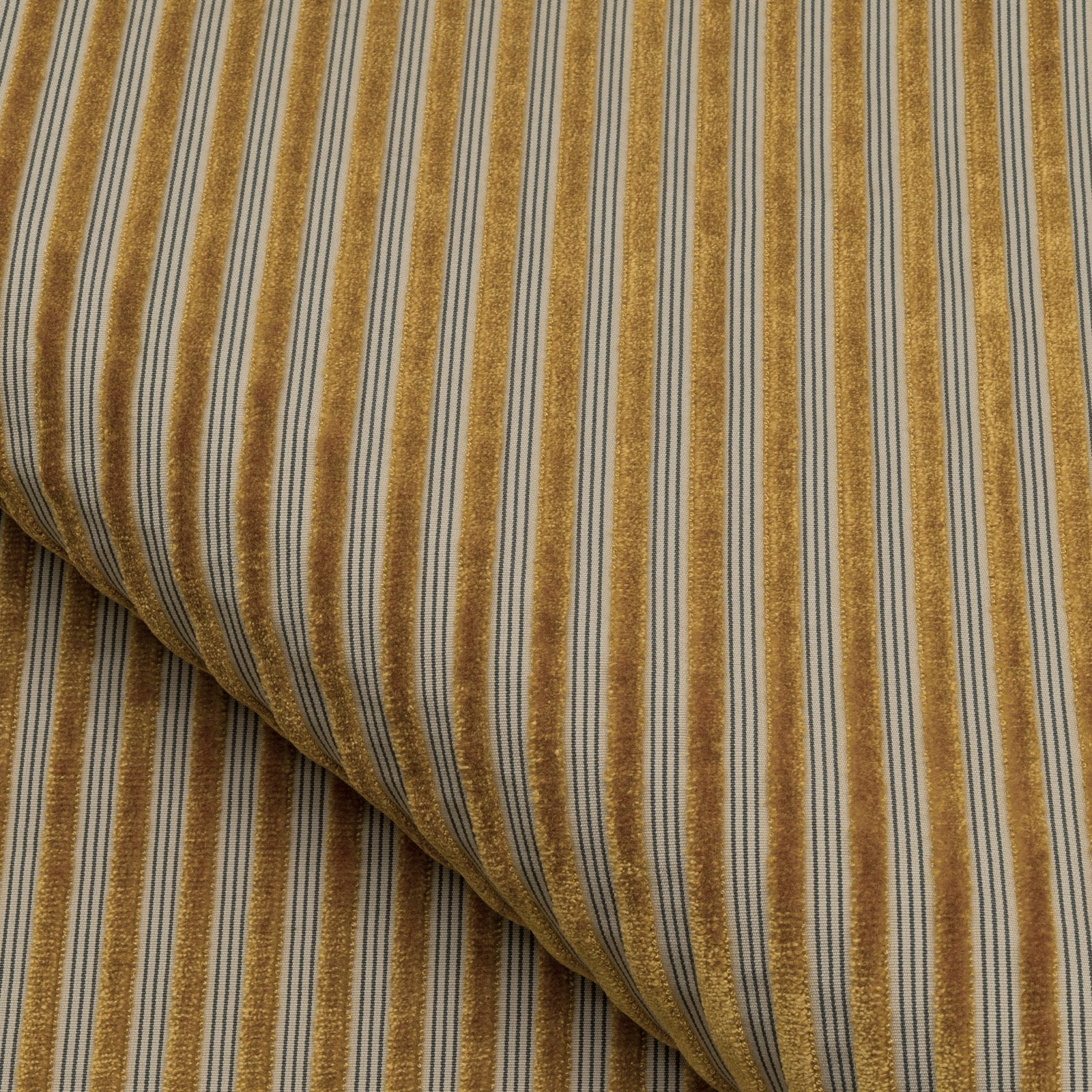 Nobilis Velours Manoir No 2 36 Fabric 11020.36