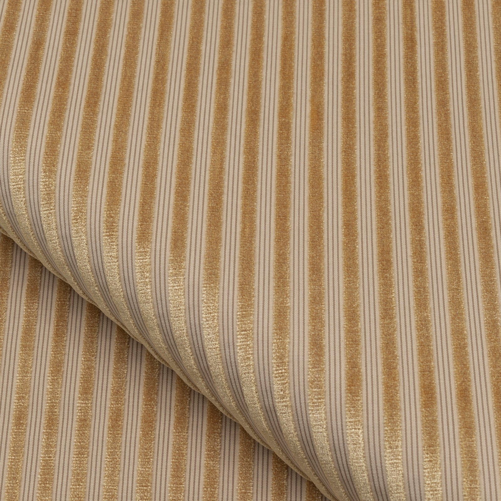 Nobilis Velours Manoir No 2 37 Fabric 11020.37