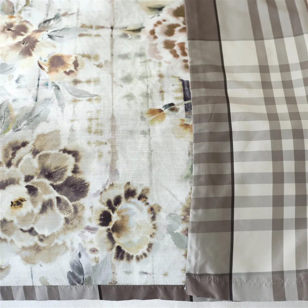 Designers Guild Kyoto Flower 4 Fabric FDG3081-04