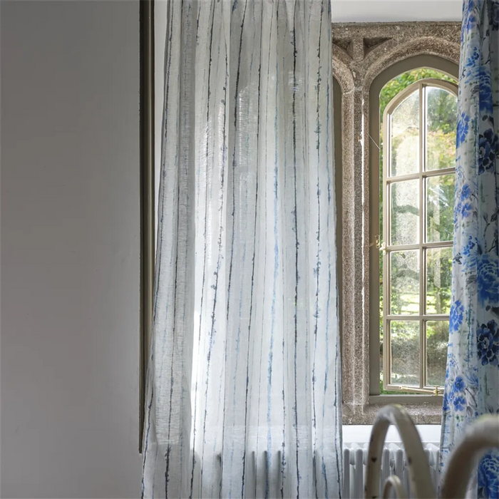 Designers Guild Shiwa 1 Fabric FDG3061-01