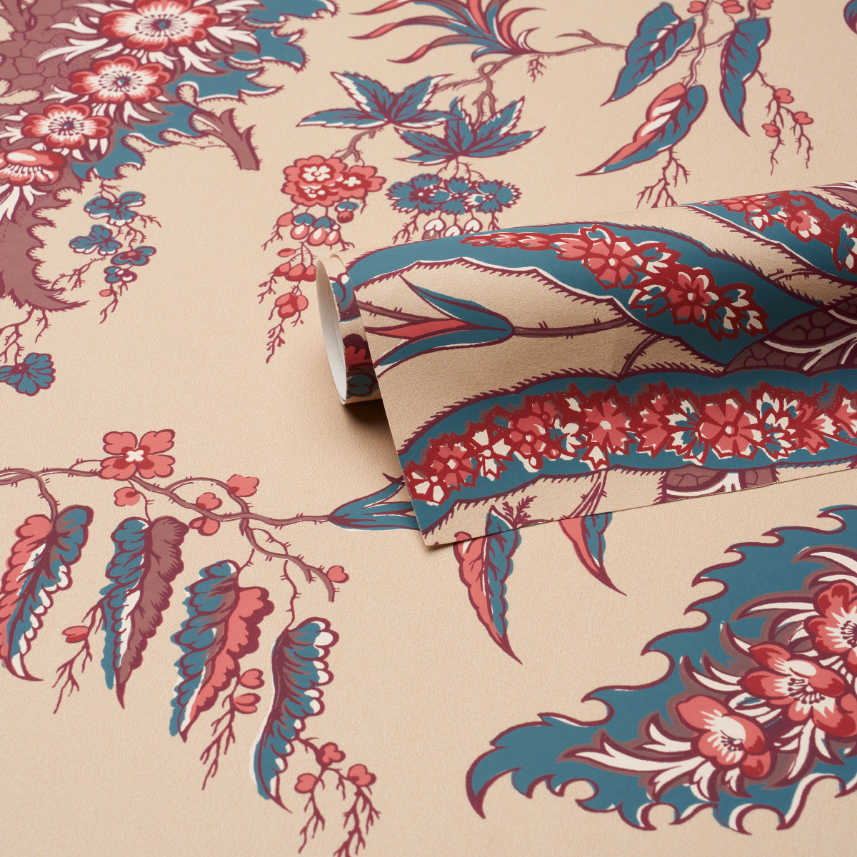 Schumacher Apolline Botanical Rouge & Bleuâ Â  Wallpaper 5015500