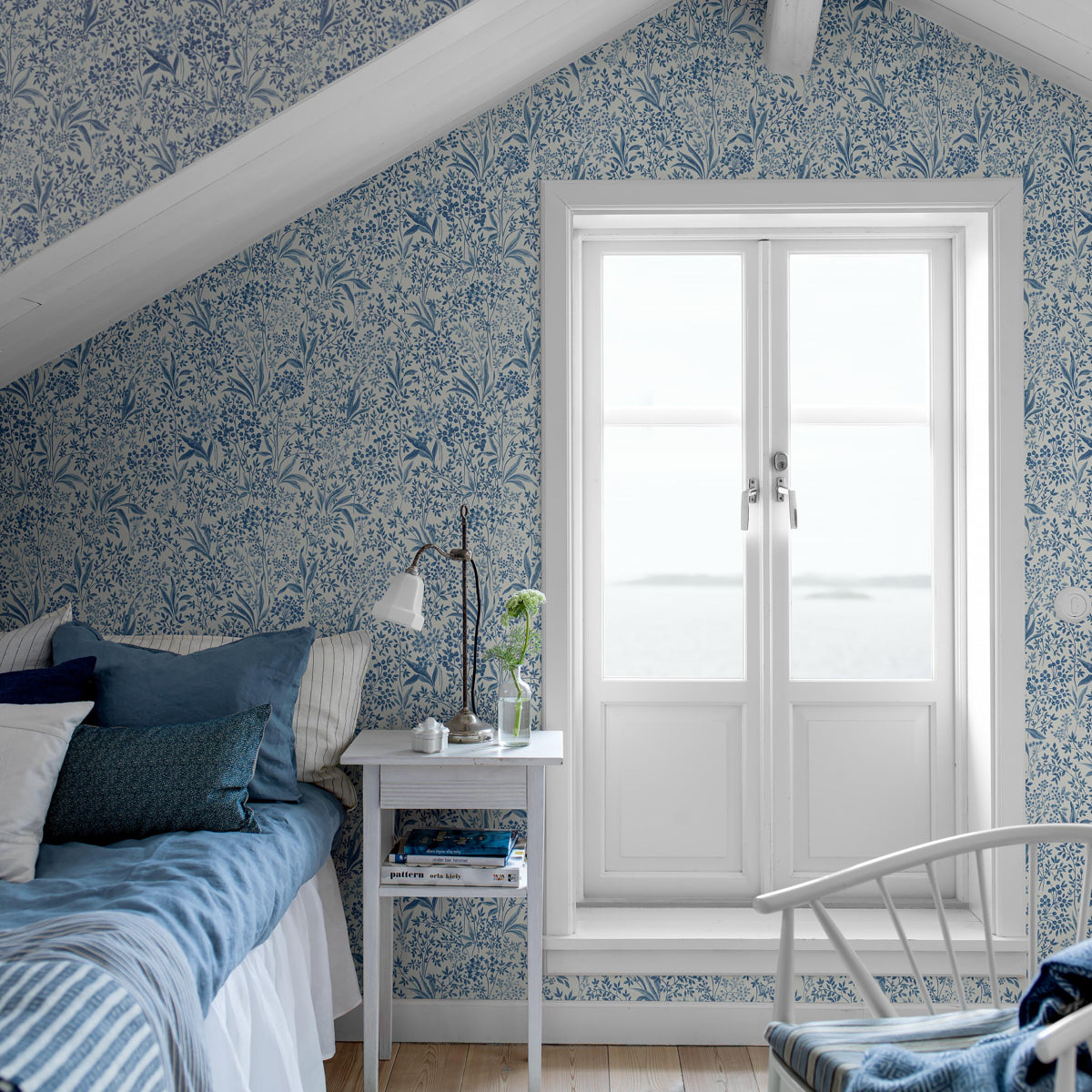 Schumacher Nocturne Blue And White Wallpaper 6145