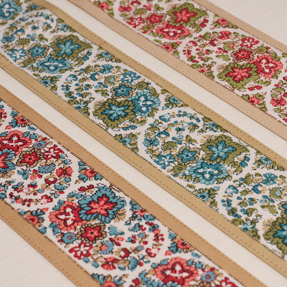 Schumacher Ines Paisley Trim Mineral & Teal Trim 84440