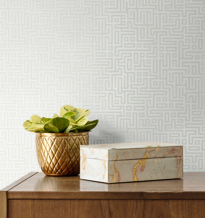 Seabrook Designs Rockefellar Maze Metallic Pearl Wallpaper Sample DC60930