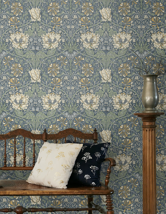 Seabrook Designs Ogee Flora Blue Lake & French Vanilla Wallpaper Sample ET12602