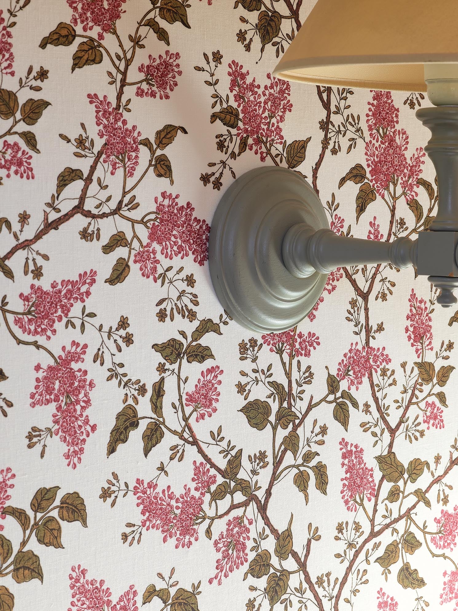 Braquenie Les Lilas Mauve Wallpaper Sample BP354002