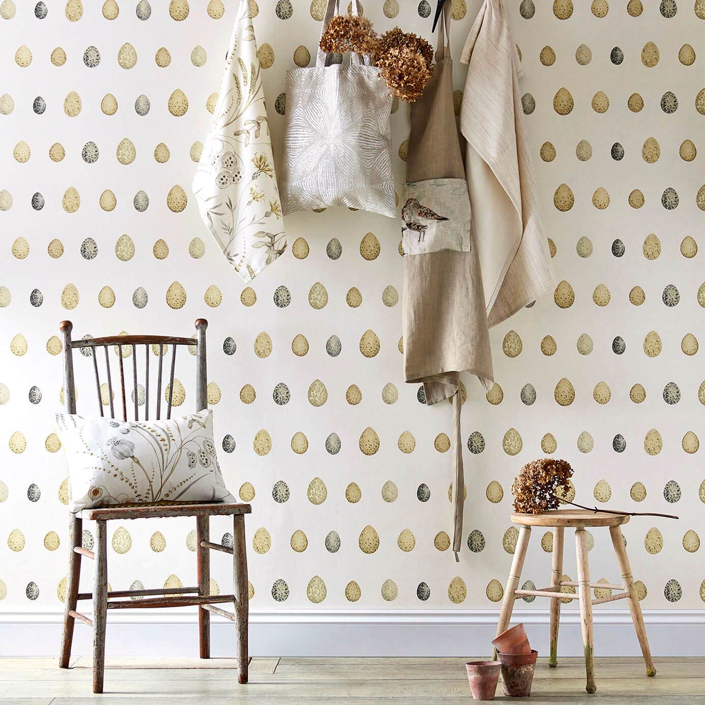 Sanderson Nest Egg Eggshell/Ivory 216502 Wallpaper DEBB216502