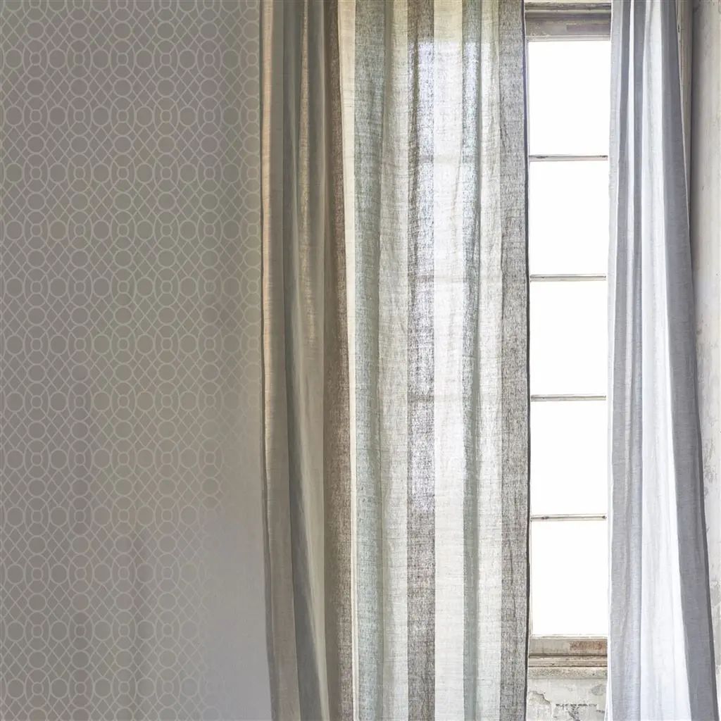 Designers Guild Merletti Platinum Wallpaper PDG1093/05