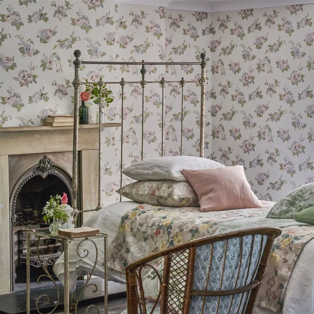 English Heritage Craven Street Flower Rose Wallpaper PEH0006/01