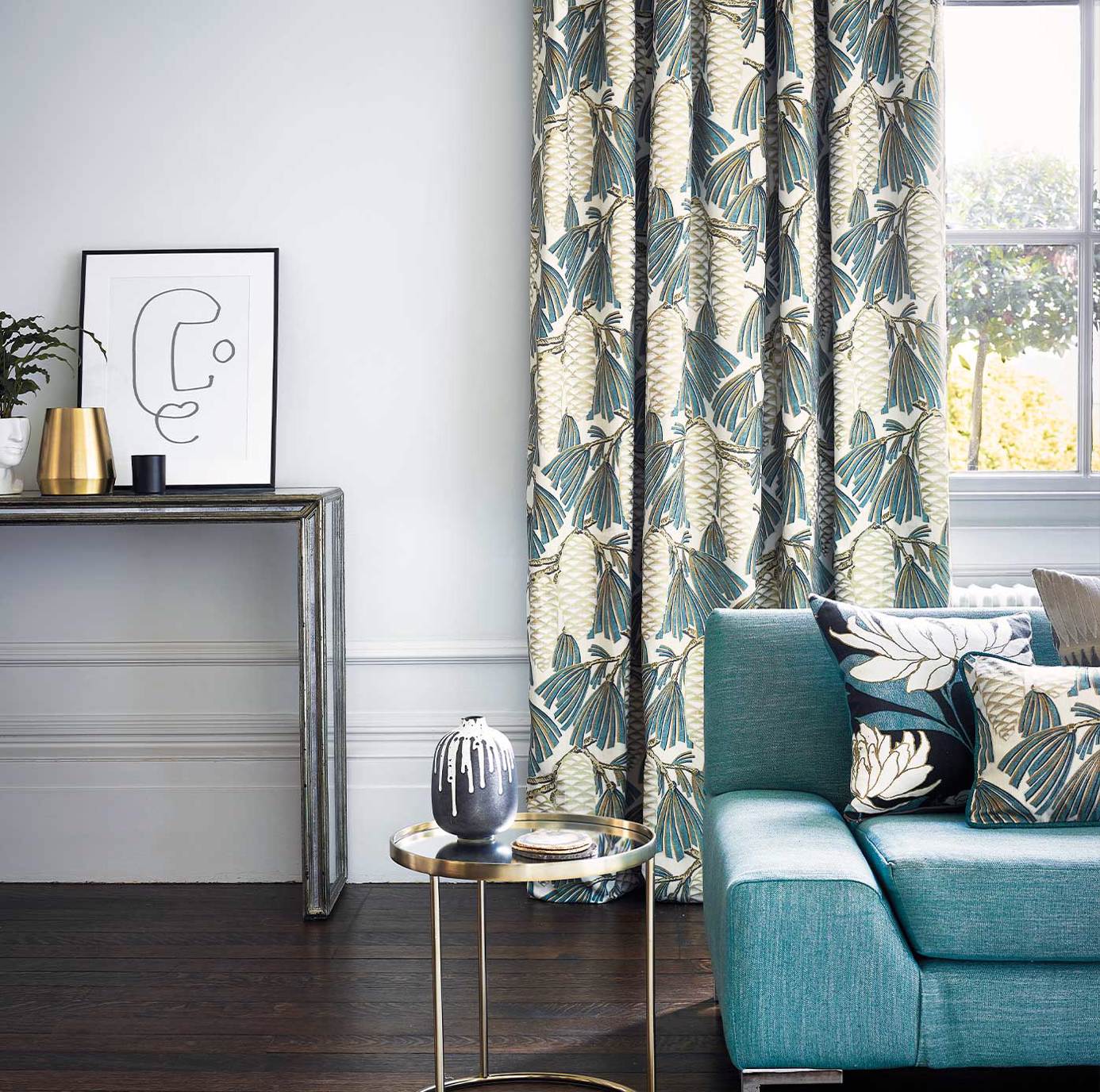 Harlequin Foxley Platinum/Gold 112128 Wallpaper HSAW112128