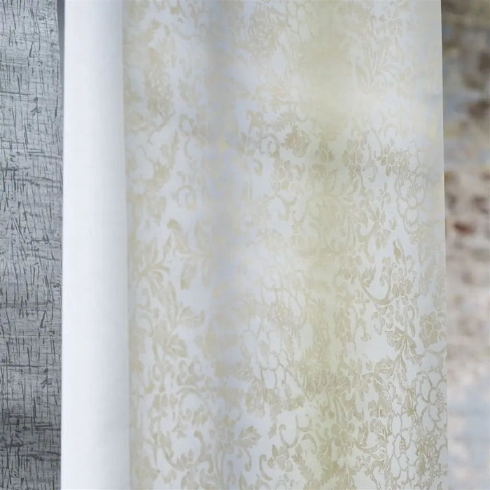 Designers Guild Yuzen Oyster Wallpaper P628/01