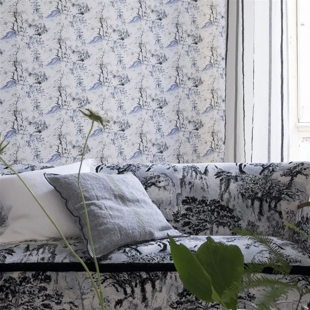 Designers Guild Winter Palace Indigo Wallpaper PDG651/03