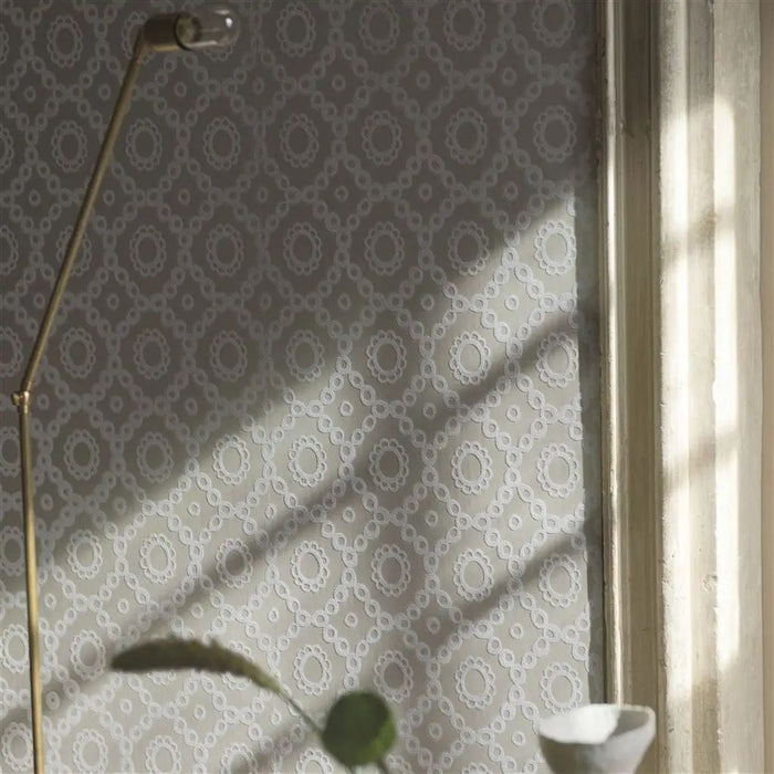 Designers Guild Melusine Ecru Wallpaper P606/02