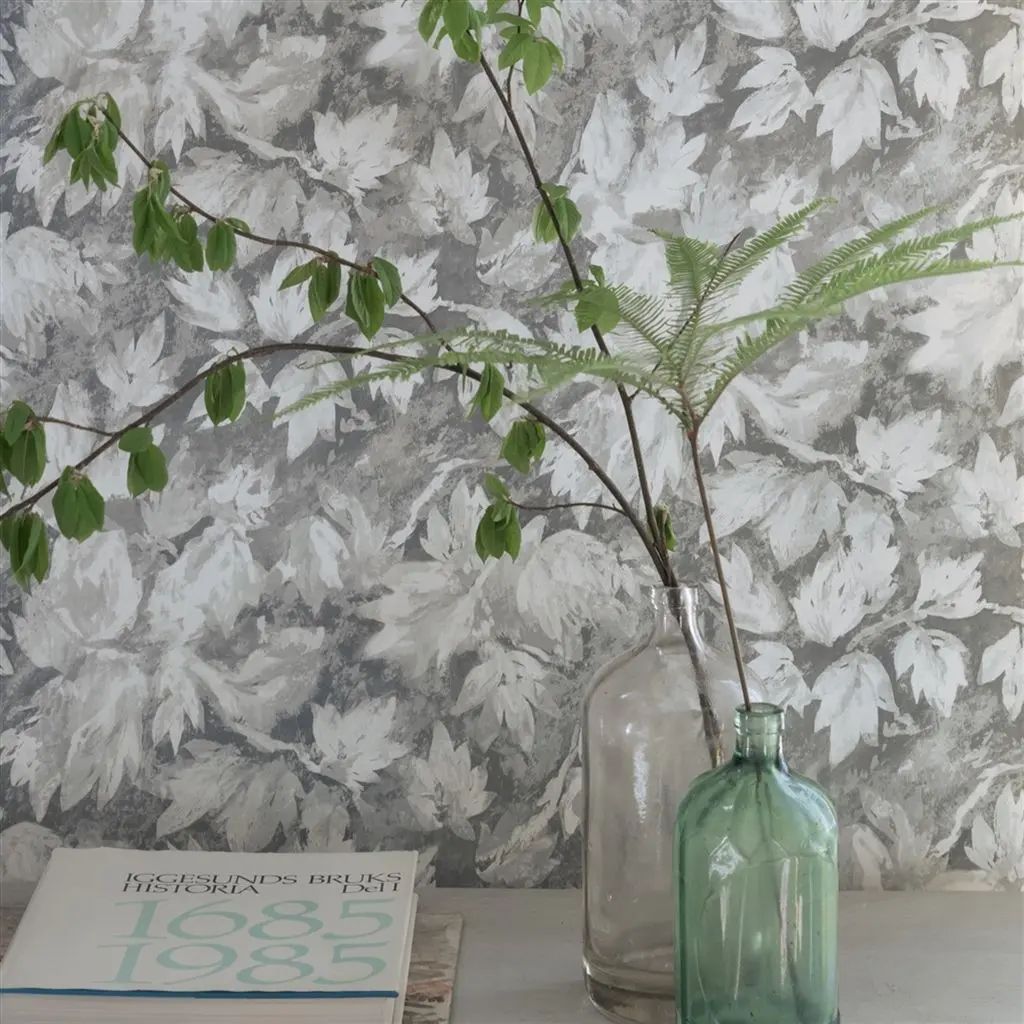 Designers Guild Fresco Leaf Silver Wallpaper PDG679/03