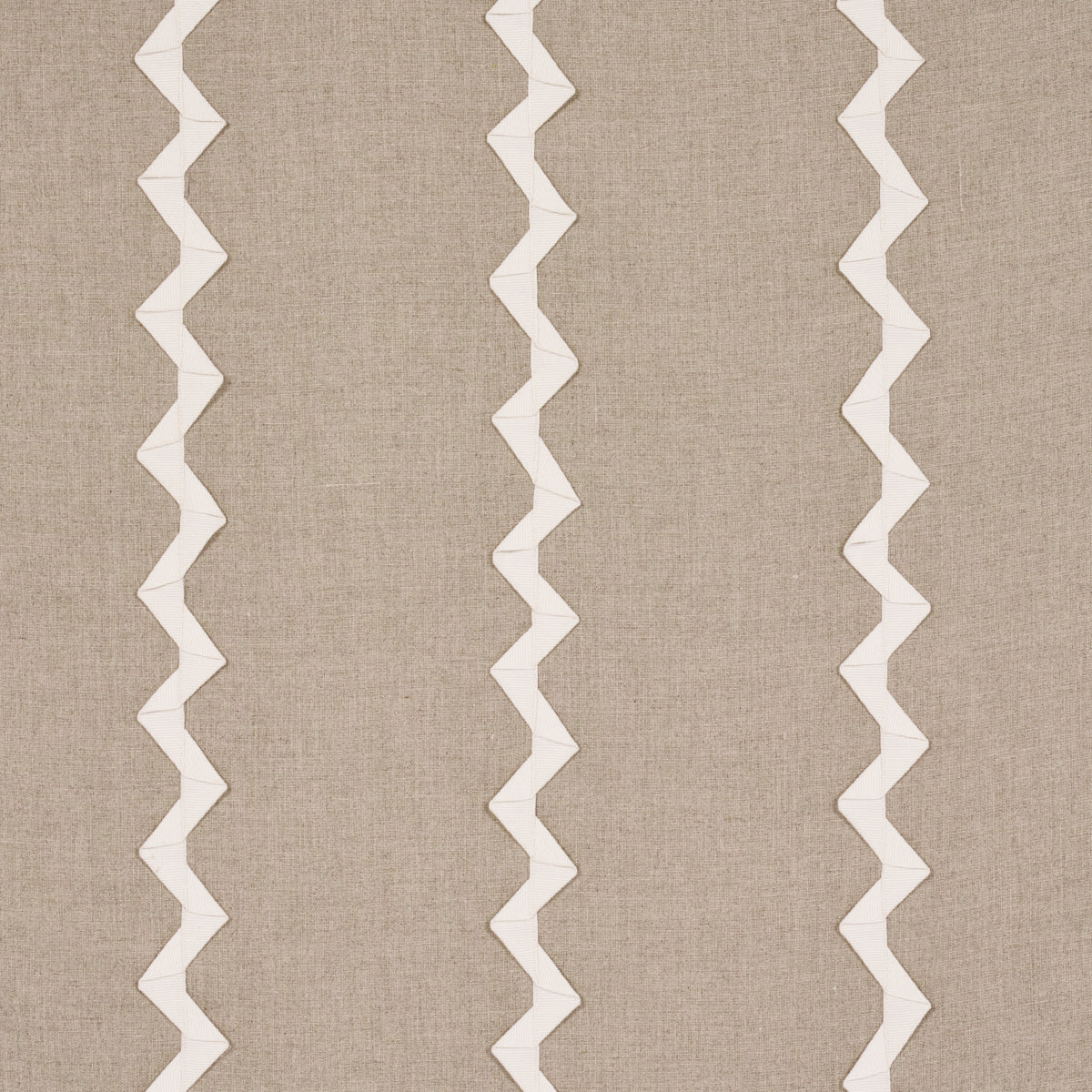 Schumacher Lazare Applique Ivory On Natrual Fabric 82220.0