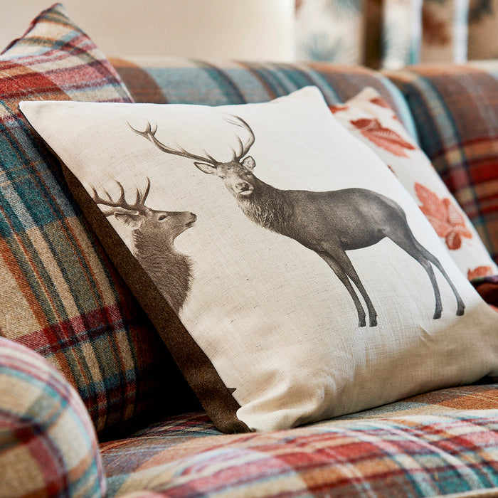 Sanderson Evesham Deer Linen/Chalk 226528 Fabric DYSI226528