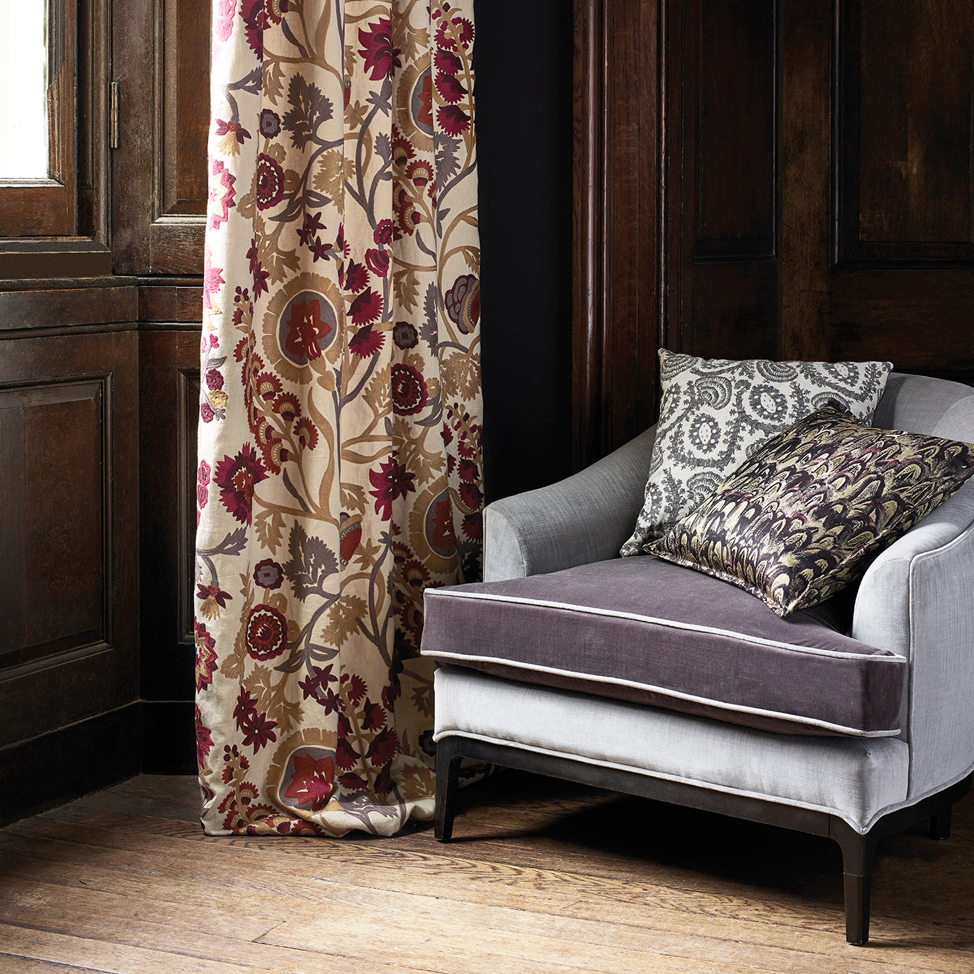 Zoffany Hardwick Crewel Sunstone/Indigo 332968 Fabric ZDAR332968