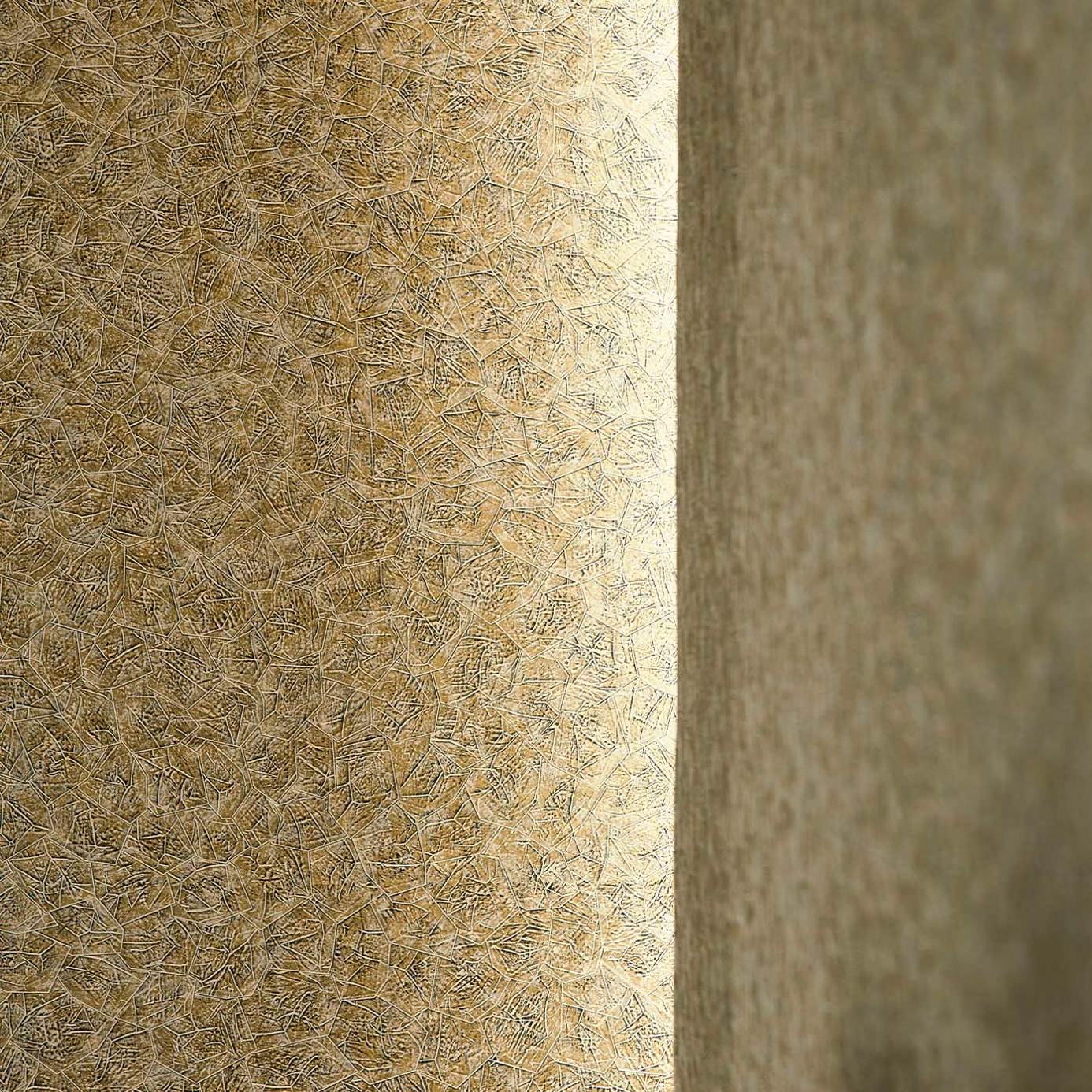 Harlequin Kimberlite Urban Gold 112567 Wallpaper EANW112567