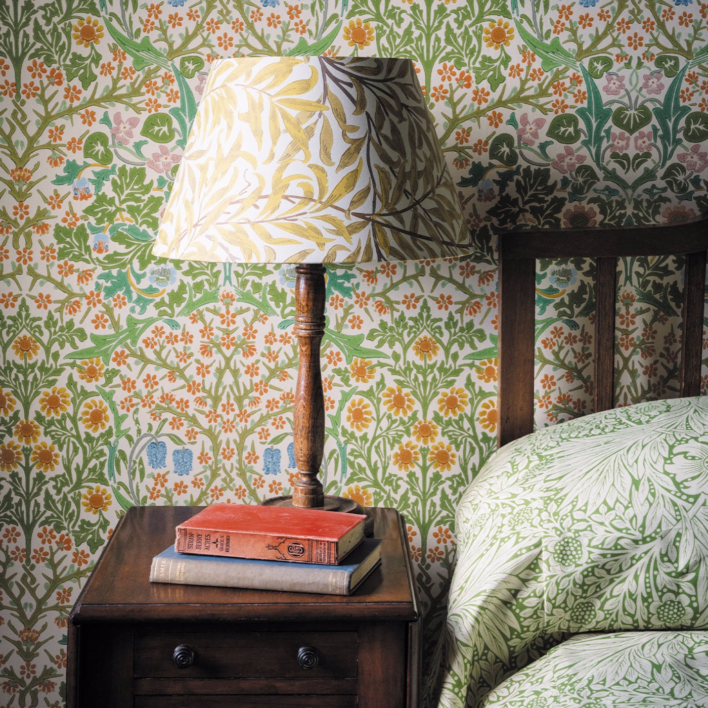 Morris & Co Blackthorn Autumn 216962 Wallpaper DBPW216962