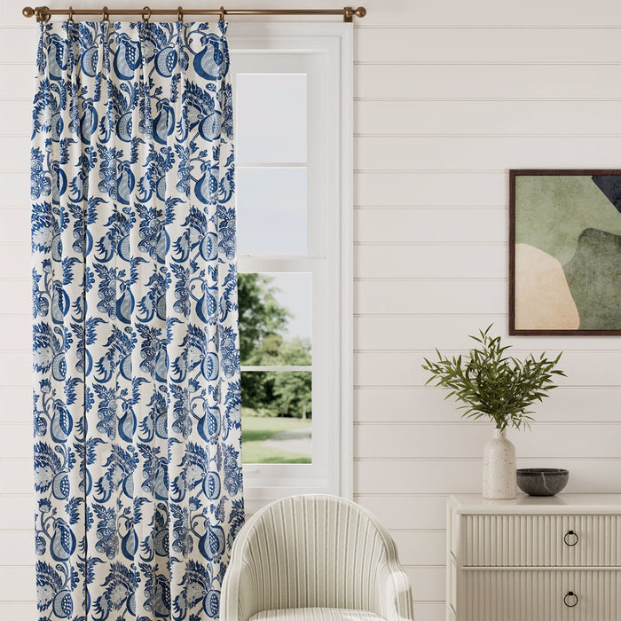 Sanderson China Blue Indigo/Neutral CH204 Fabric DPEMCH204